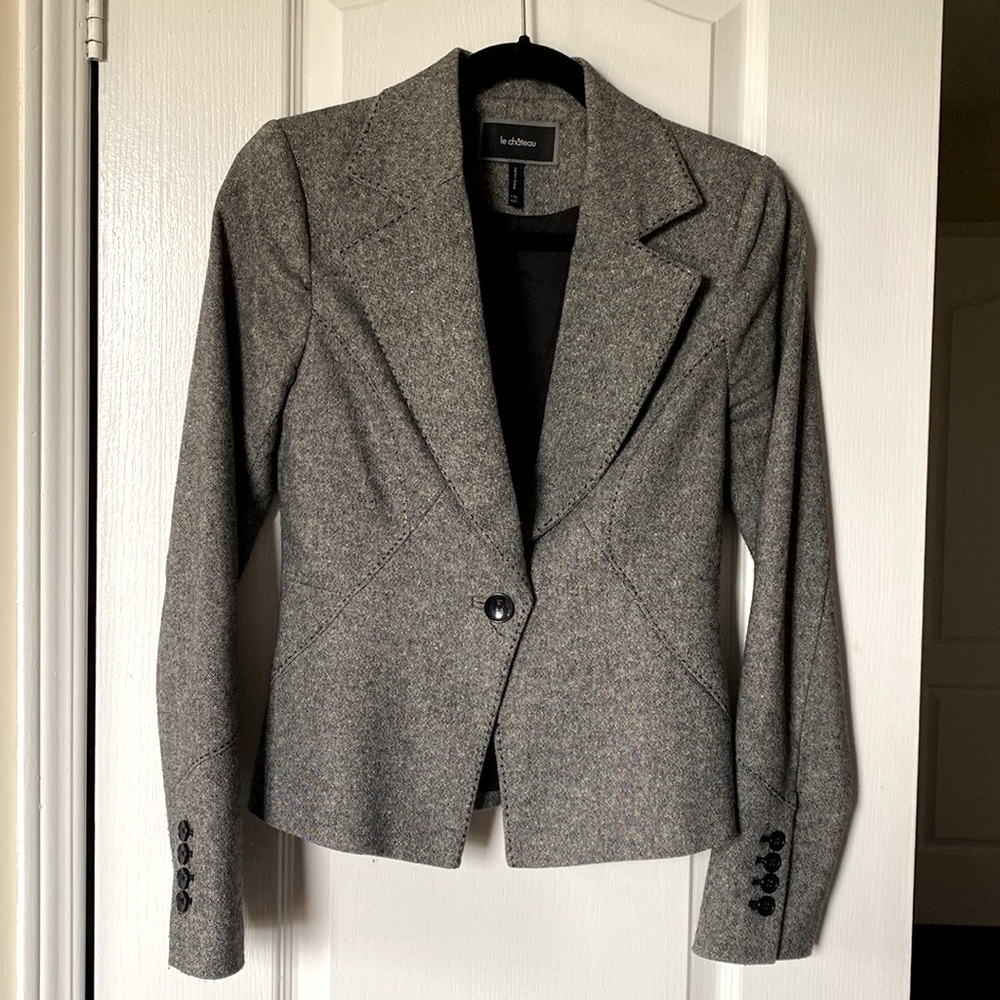 Fitted wool blazer size XS.